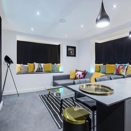 Two Bed Modern Apartment 5Min Walk To Town Centre With Free Parking ! Under New Management Blackpool Exterior foto