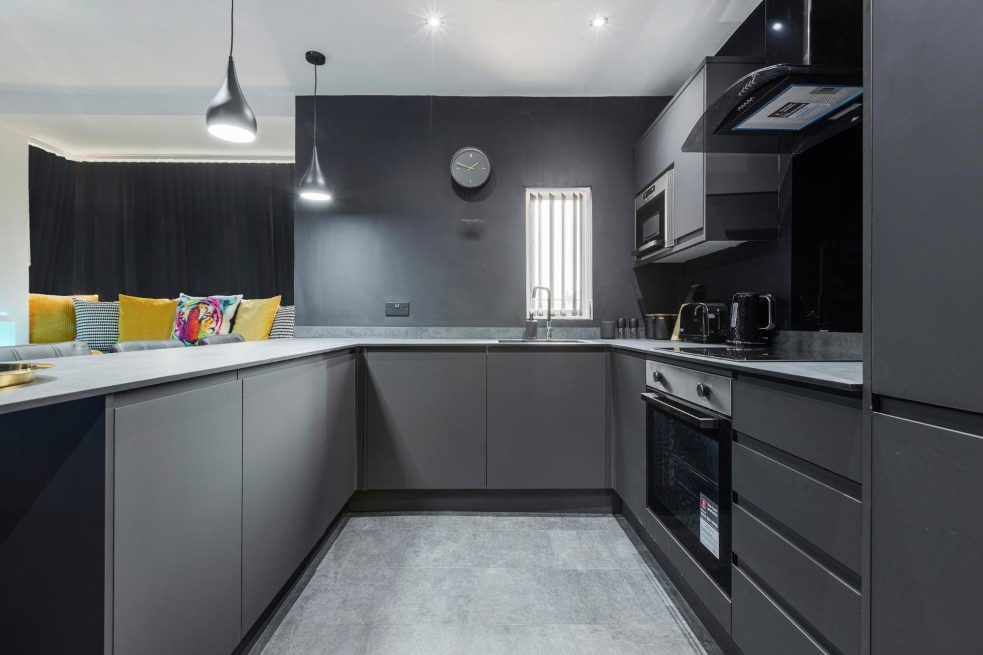 Two Bed Modern Apartment 5Min Walk To Town Centre With Free Parking ! Under New Management Blackpool Exterior foto